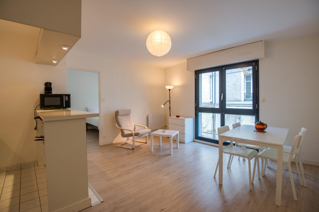 87POU 2 avenue Camus 7